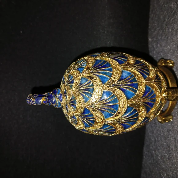 Elegant Gold and Blue Filigree Egg Ornament Decor